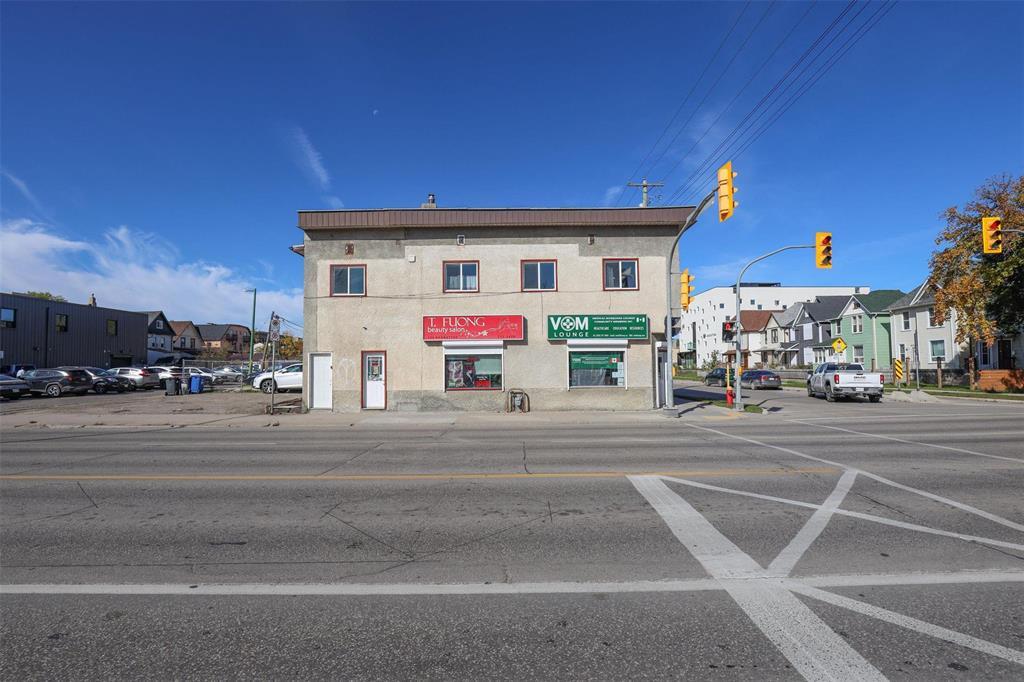 500 Bannatyne Avenue Property Photo 4