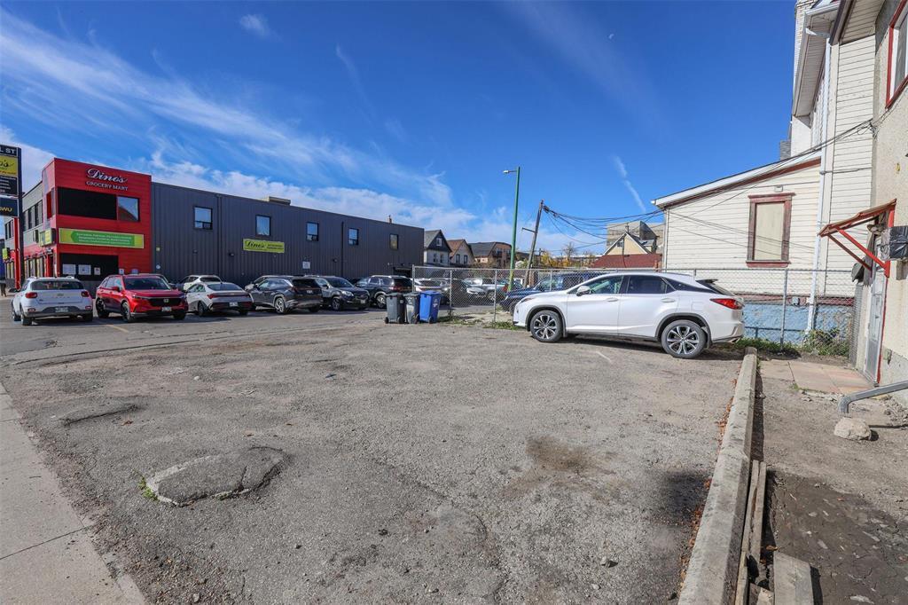 500 Bannatyne Avenue Property Photo 5