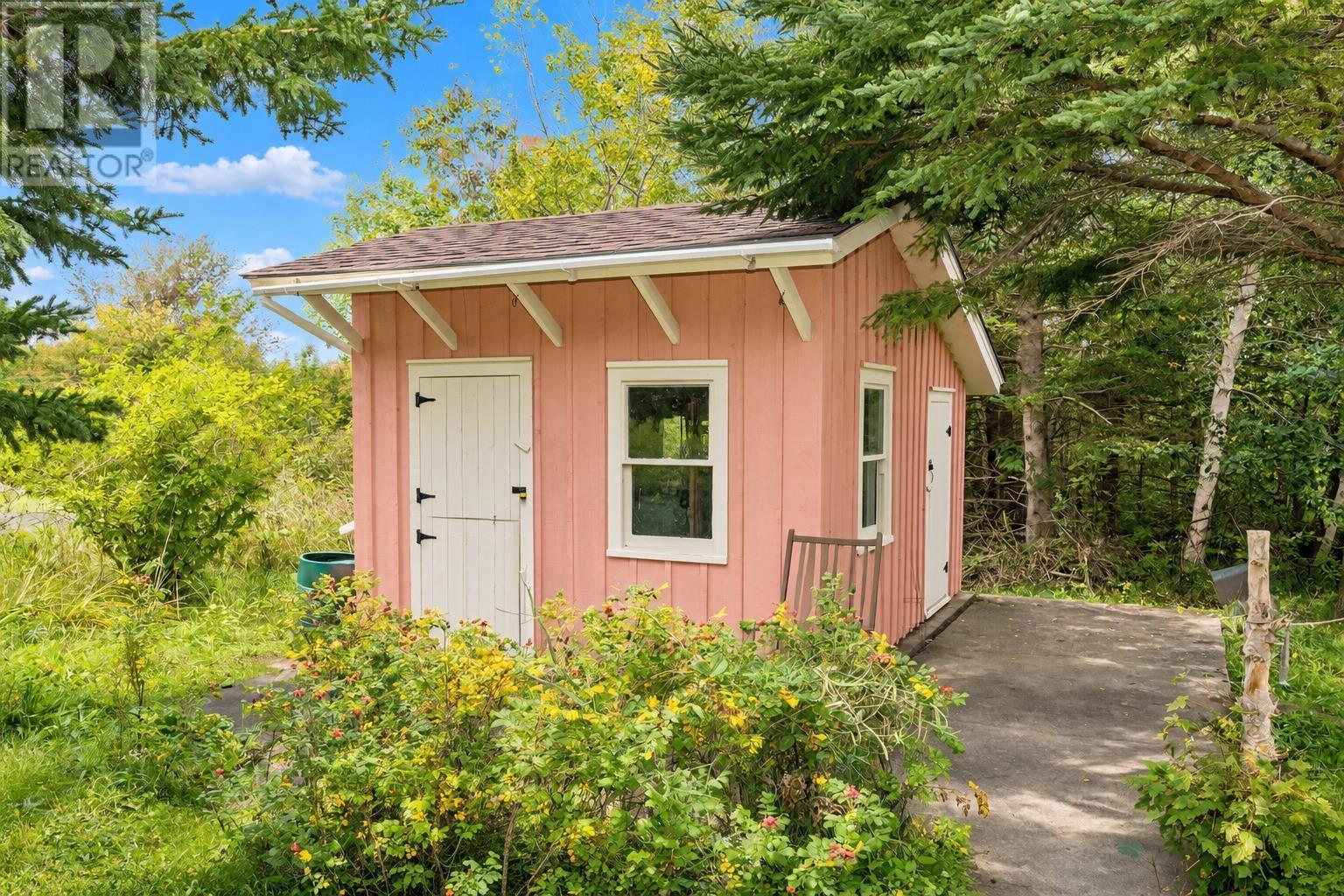309 Highway 201 Property Photo 5