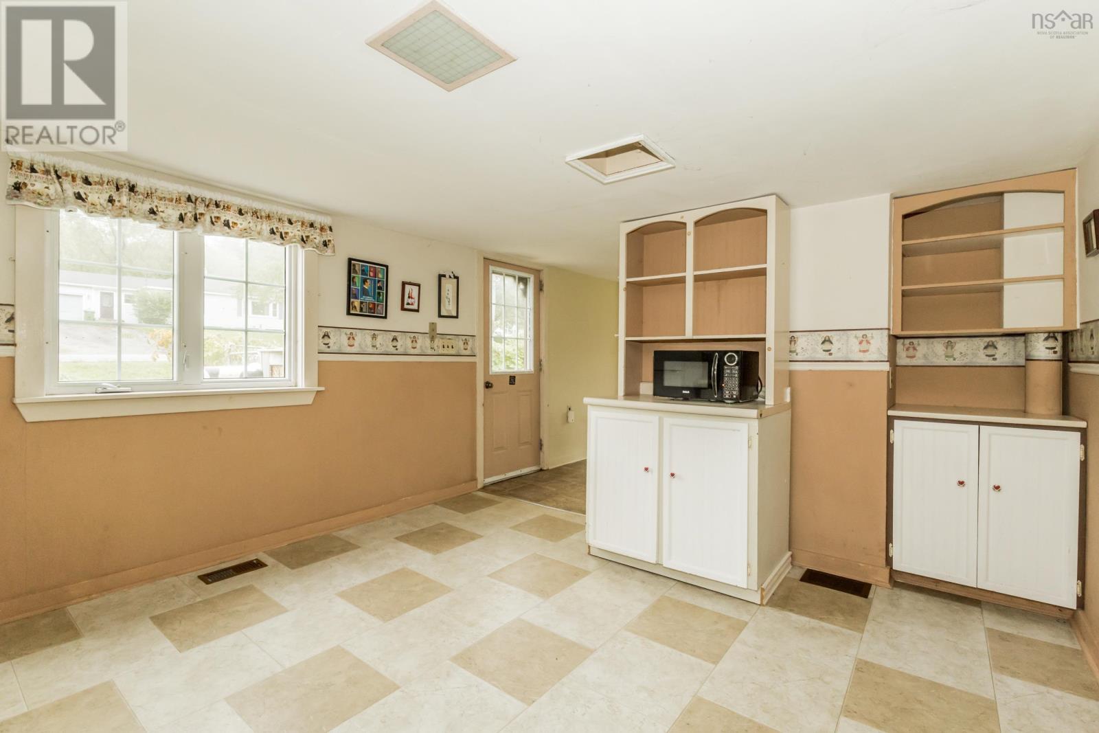 309 Highway 201 Property Photo 11