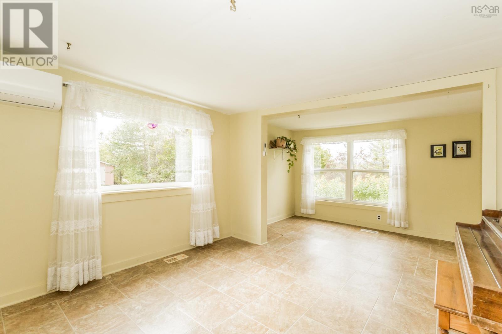 309 Highway 201 Property Photo 13