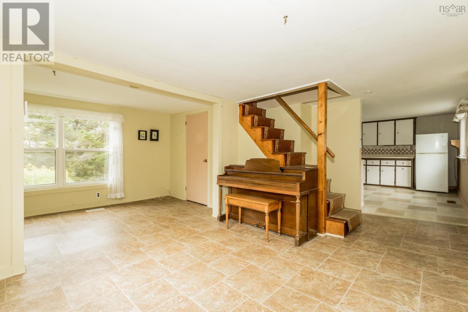 309 Highway 201 Property Photo 15