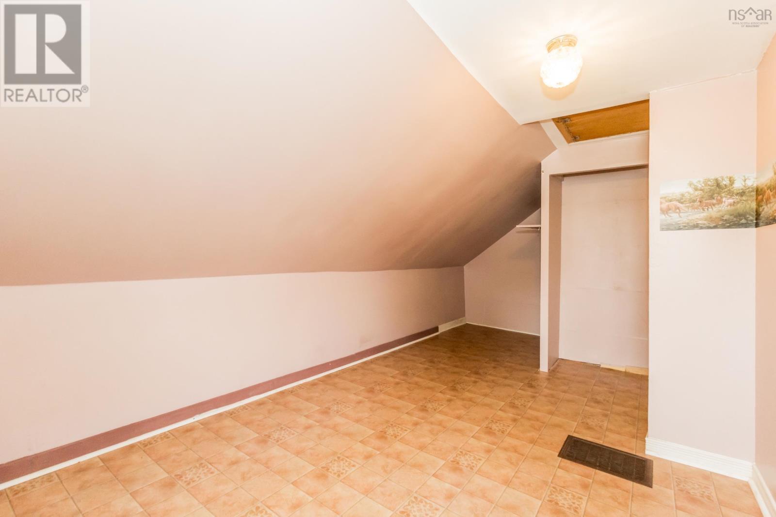 309 Highway 201 Property Photo 23