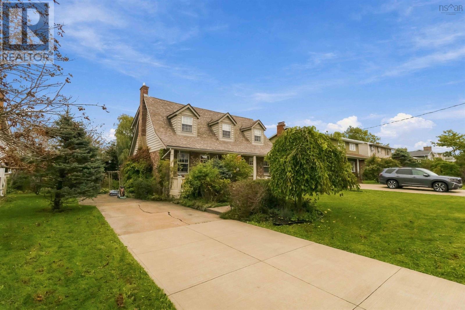 16 Driftwood Crescent