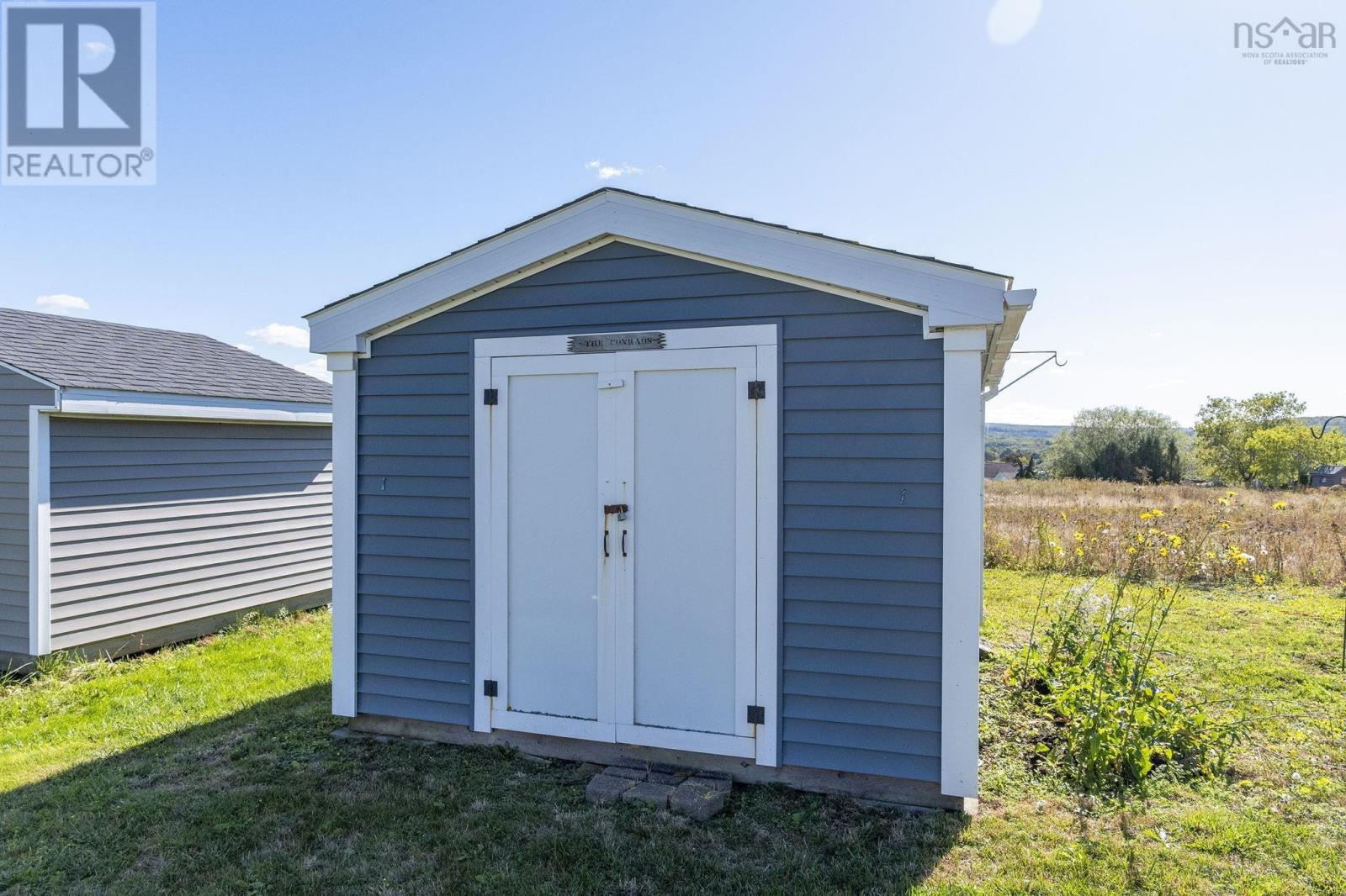20 Mackinnon Court Property Photo 4