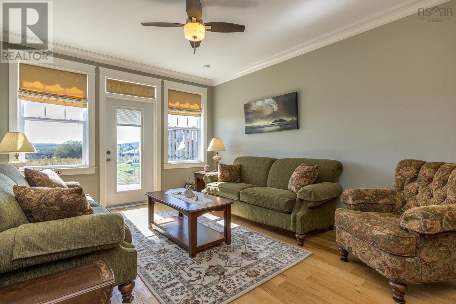 20 Mackinnon Court Property Photo 12