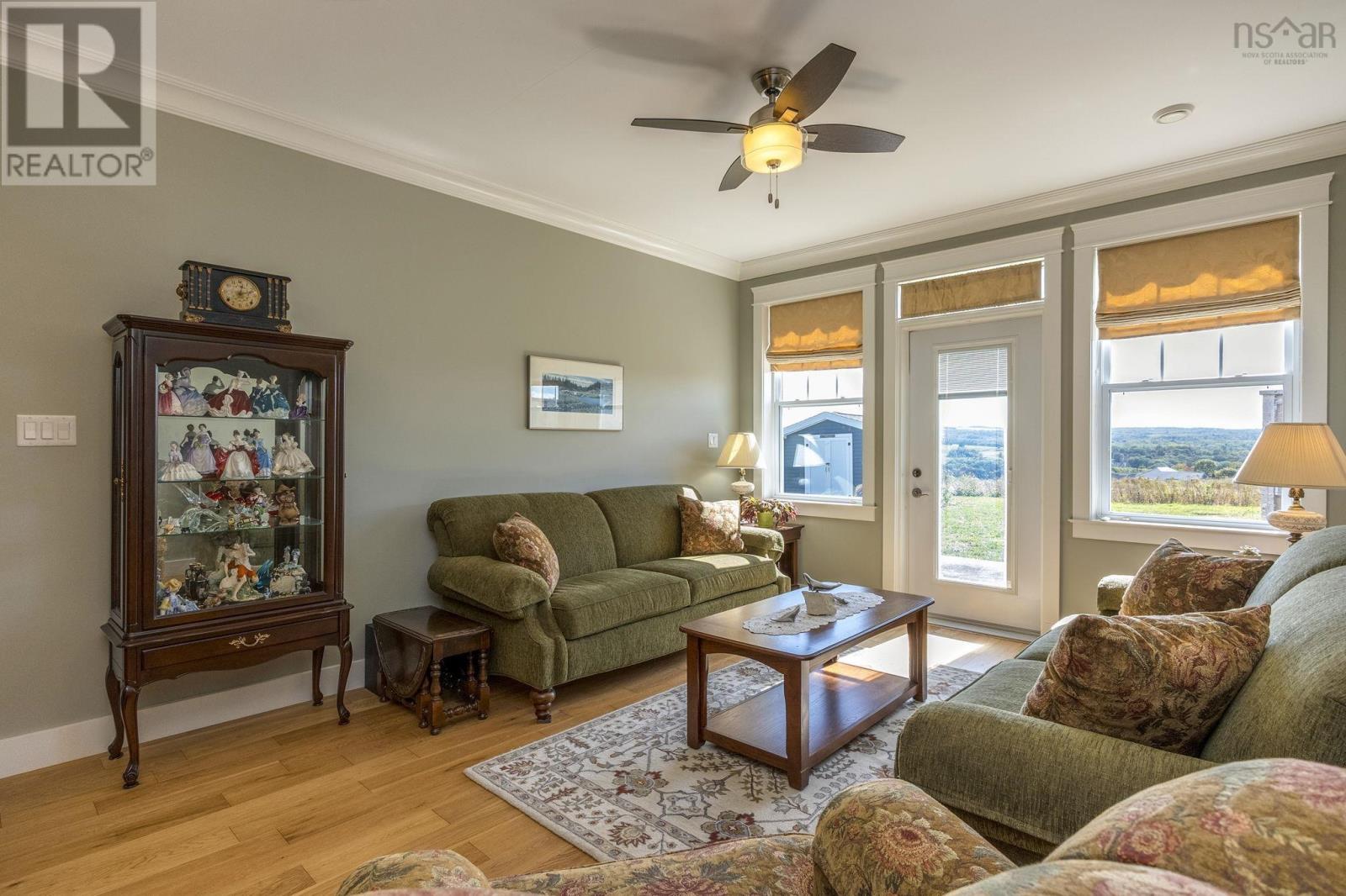 20 Mackinnon Court Property Photo 13