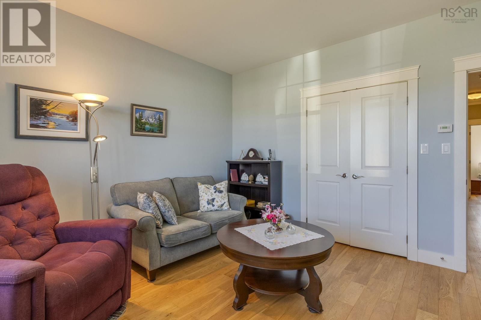 20 Mackinnon Court Property Photo 17