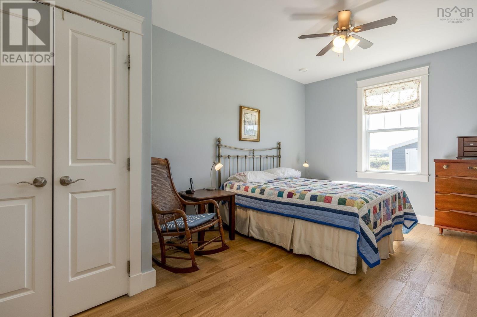 20 Mackinnon Court Property Photo 21