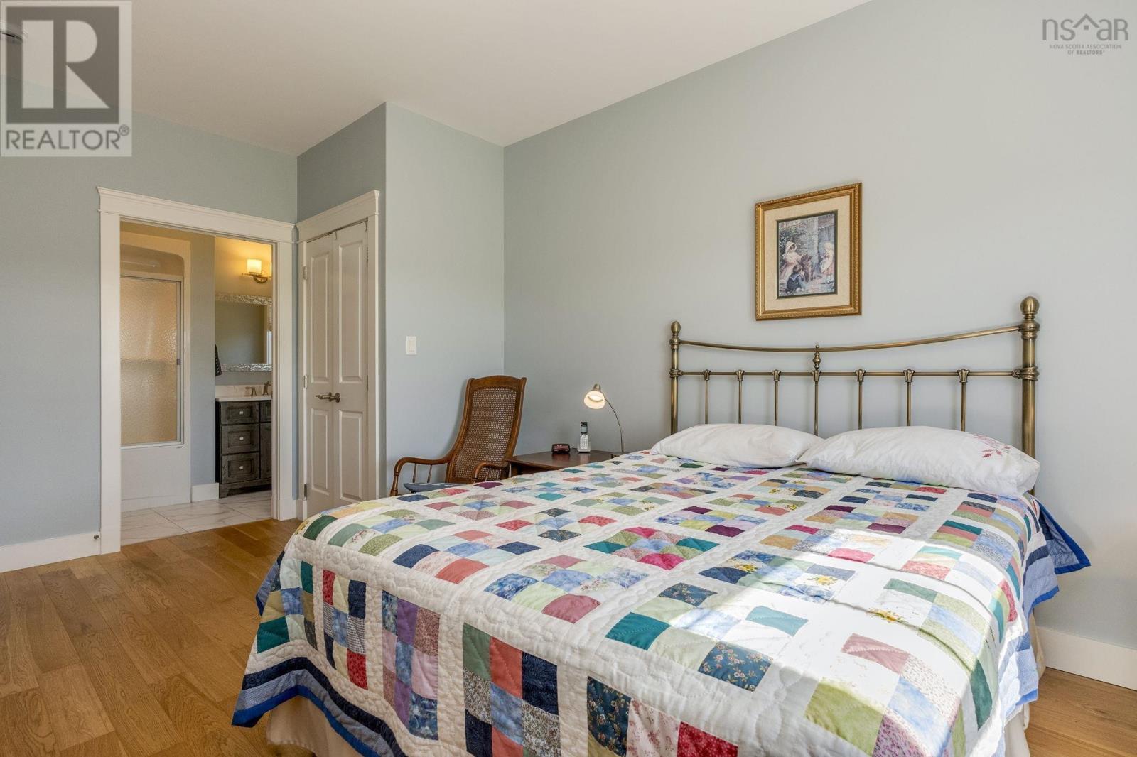 20 Mackinnon Court Property Photo 22