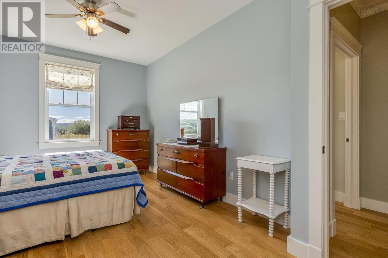 20 Mackinnon Court Property Photo 23