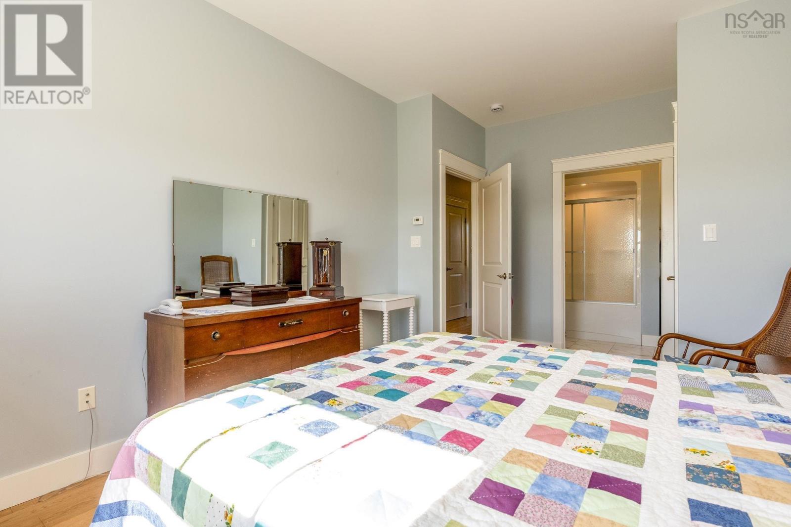 20 Mackinnon Court Property Photo 24