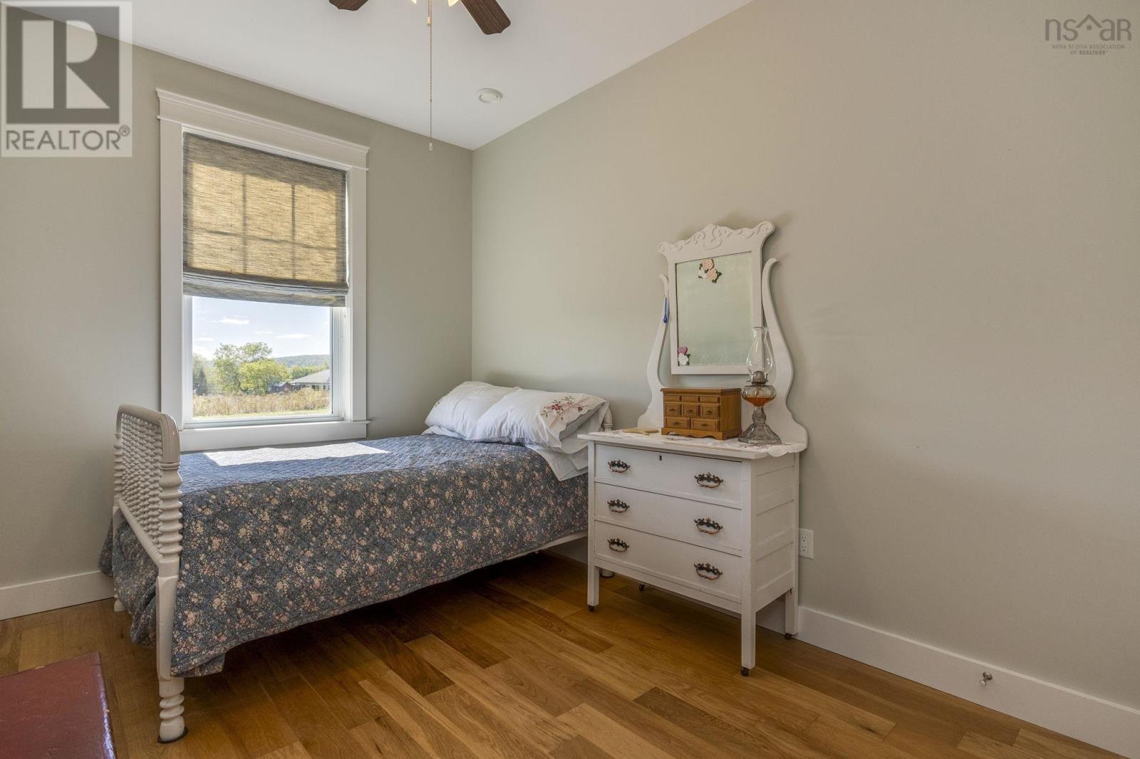 20 Mackinnon Court Property Photo 27