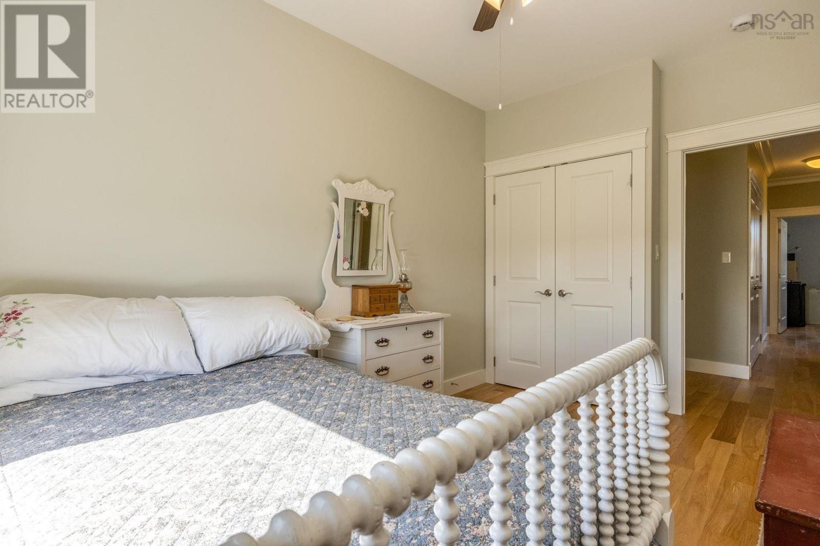 20 Mackinnon Court Property Photo 29