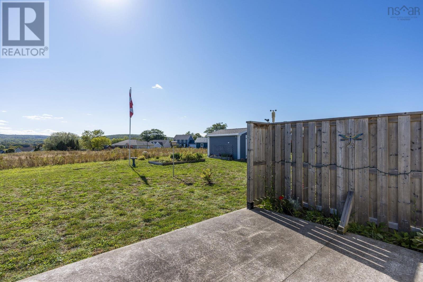 20 Mackinnon Court Property Photo 37