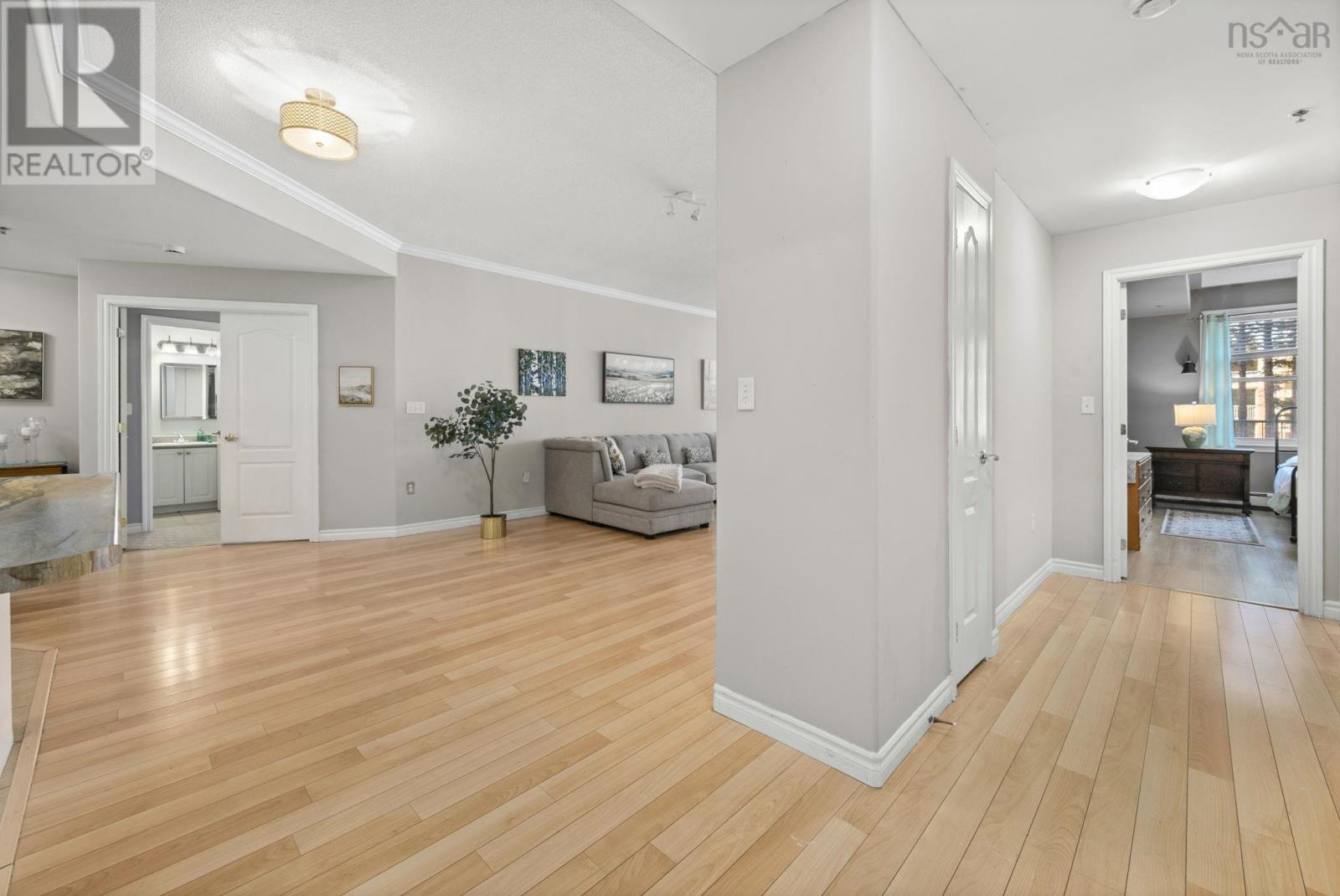 106 - 78 Regency Park Drive Property Photo 6
