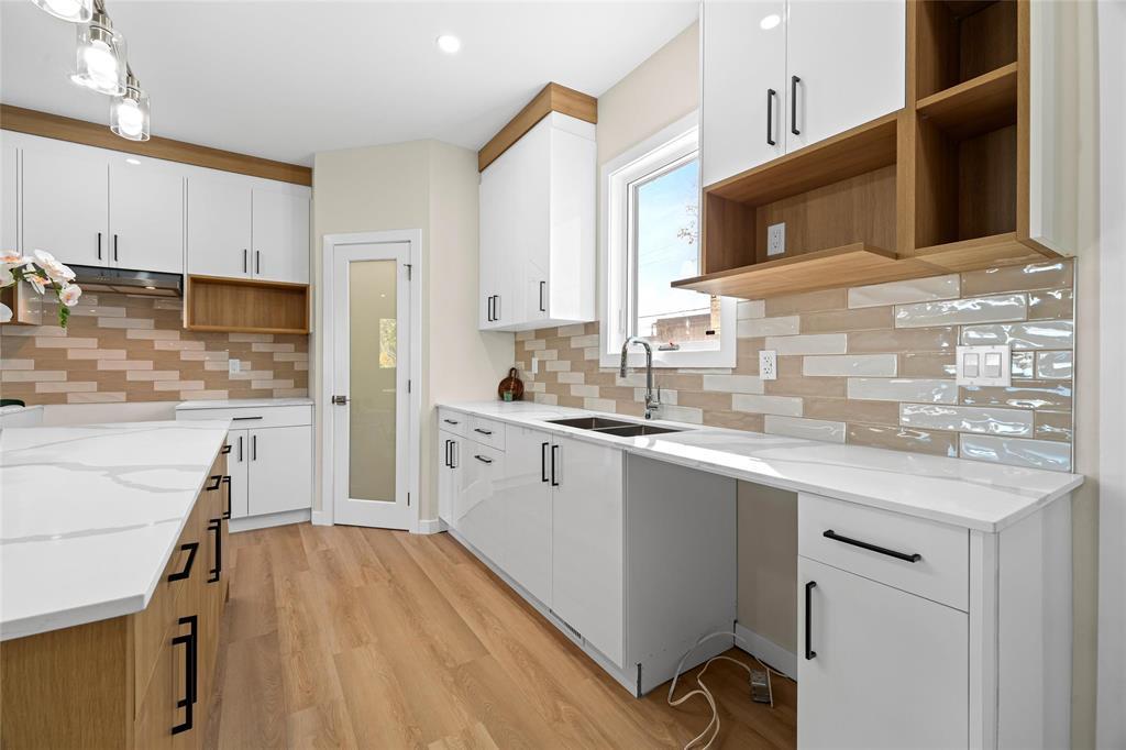 1054 Brussels Street Property Photo 10