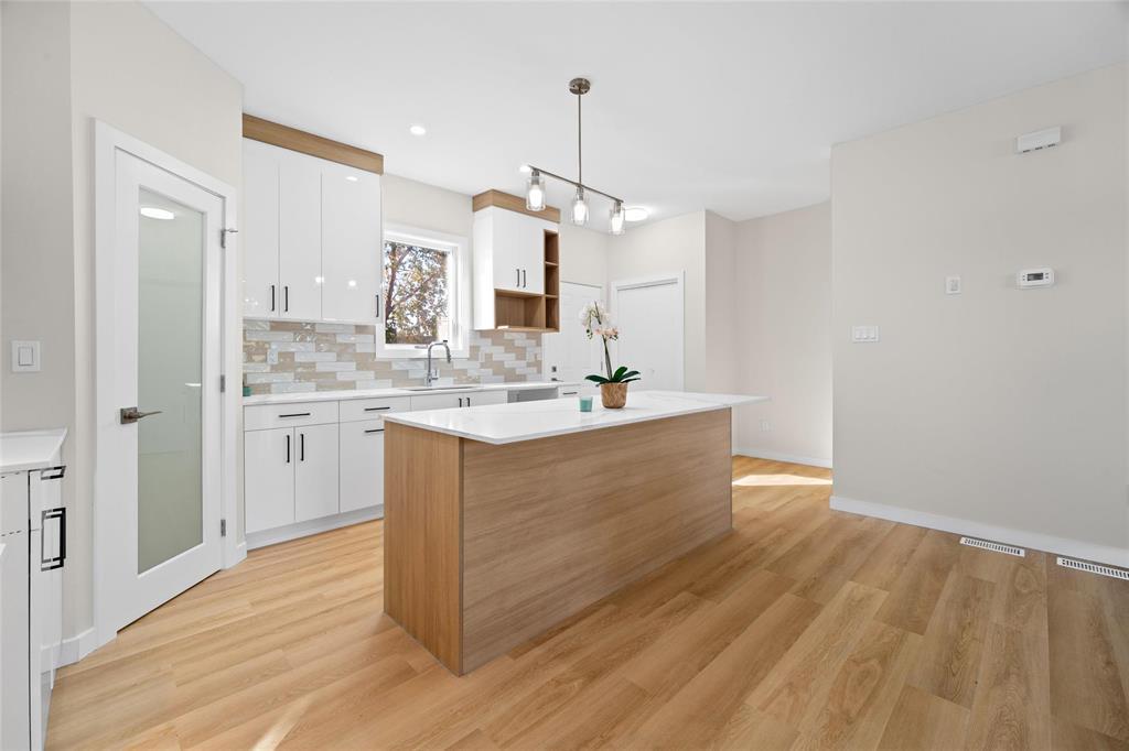 1054 Brussels Street Property Photo 11