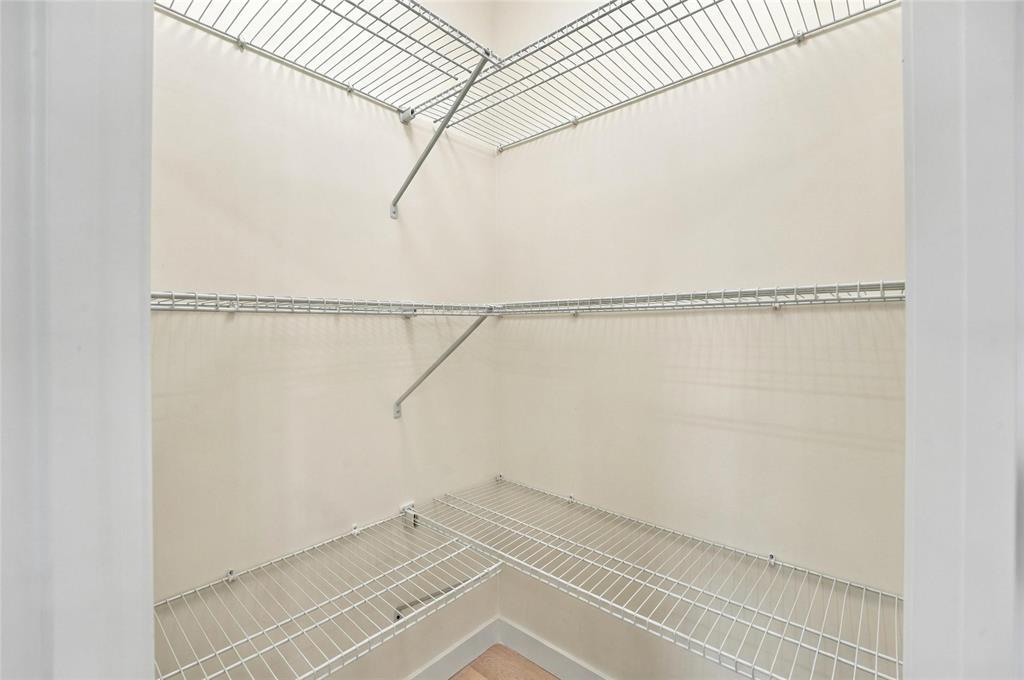 1054 Brussels Street Property Photo 12