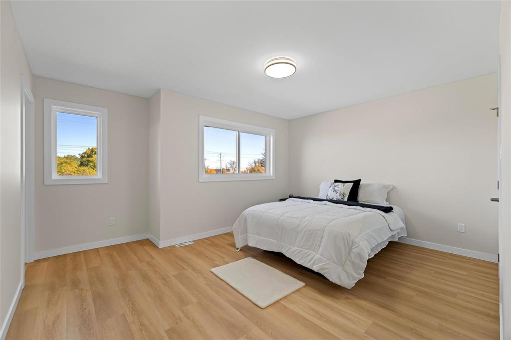 1054 Brussels Street Property Photo 16