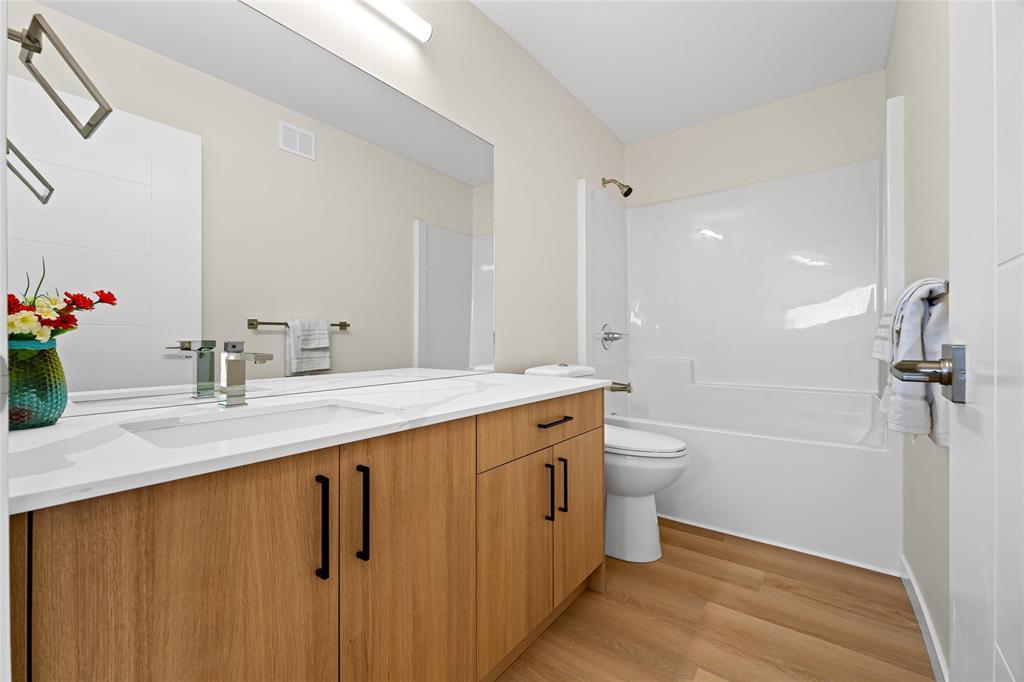 1054 Brussels Street Property Photo 24