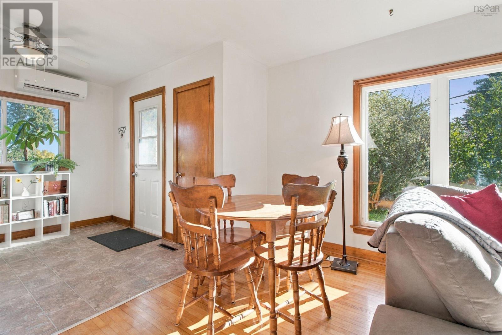 122 Campbell Avenue Property Photo 9