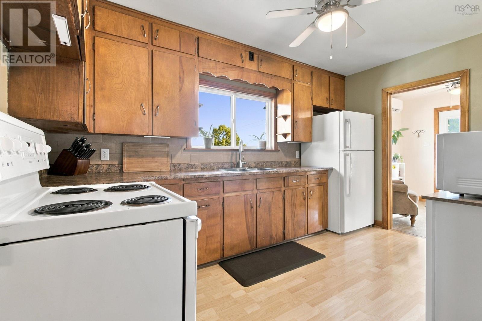 122 Campbell Avenue Property Photo 13