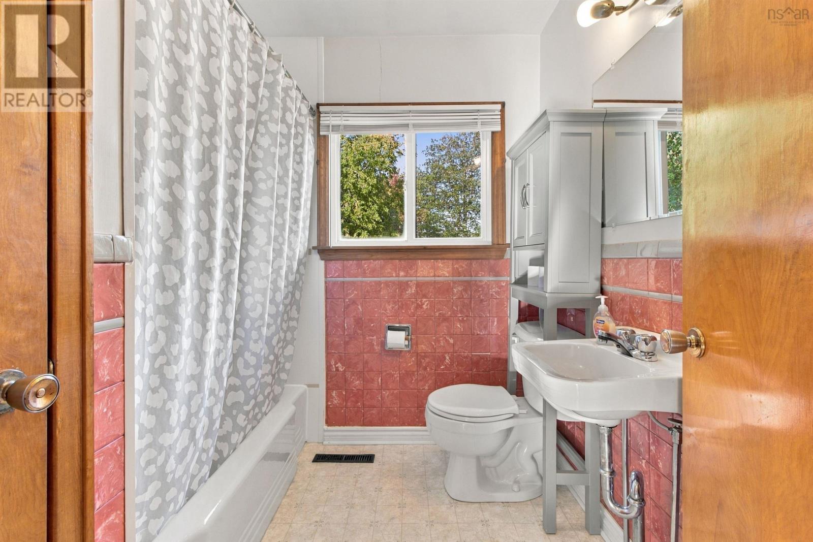 122 Campbell Avenue Property Photo 18