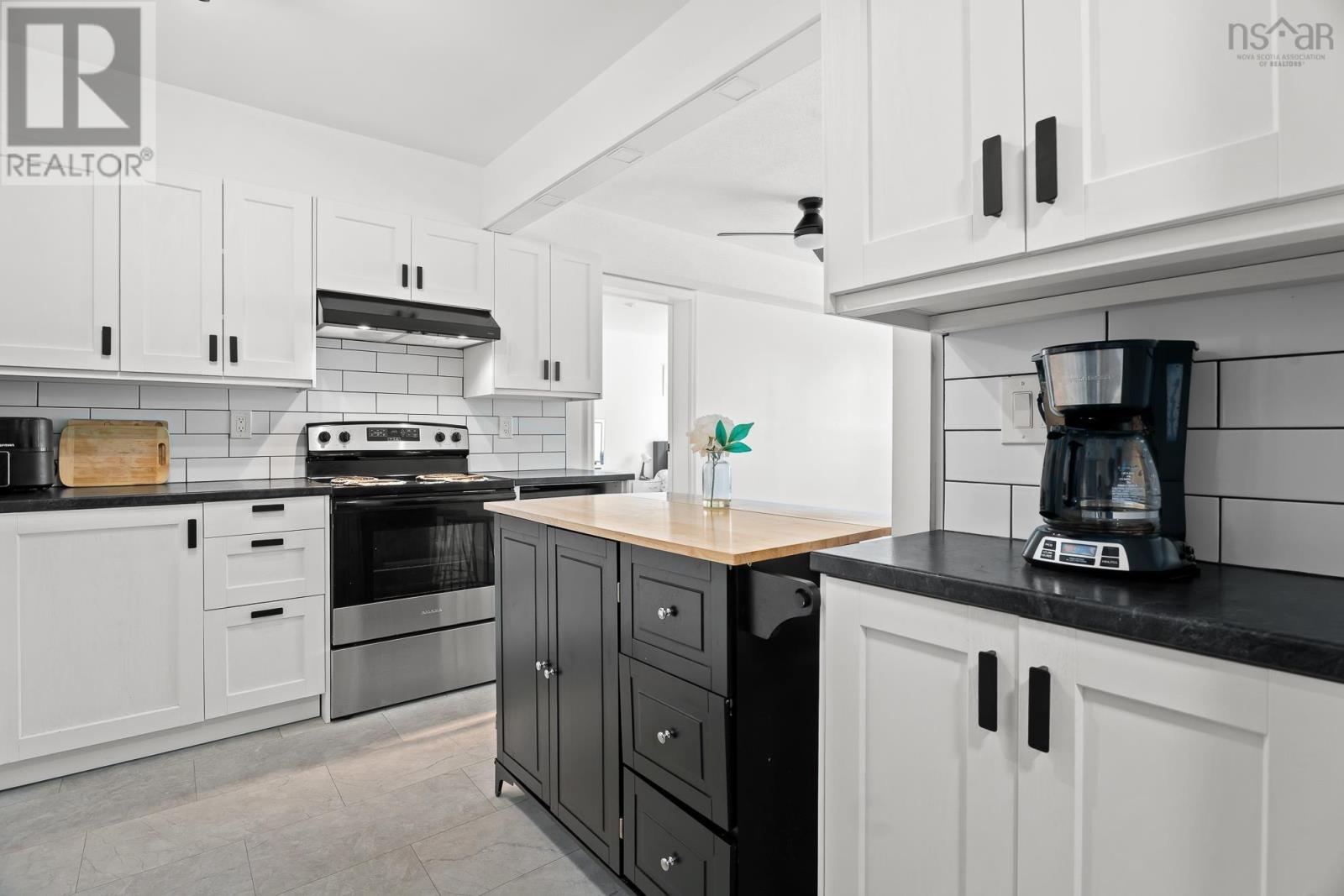 303 51 River Lane Property Photo 11