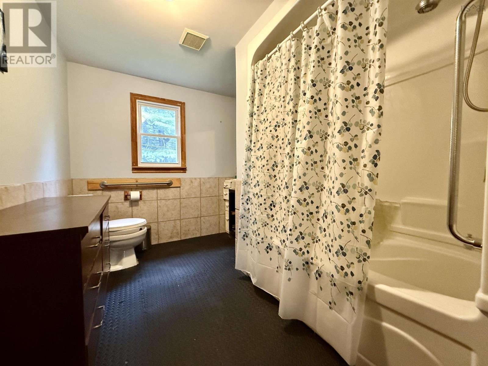 2050 Camperdown Road Property Photo 10