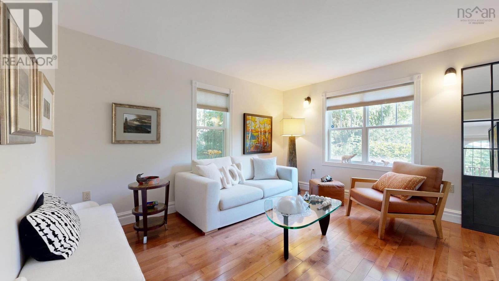 48 Pond Street Property Photo 4