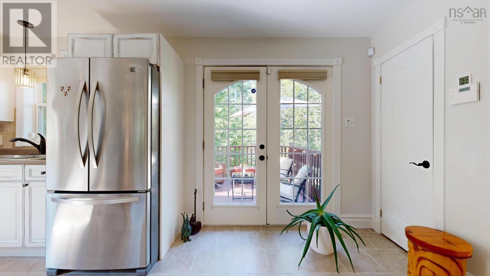 48 Pond Street Property Photo 14