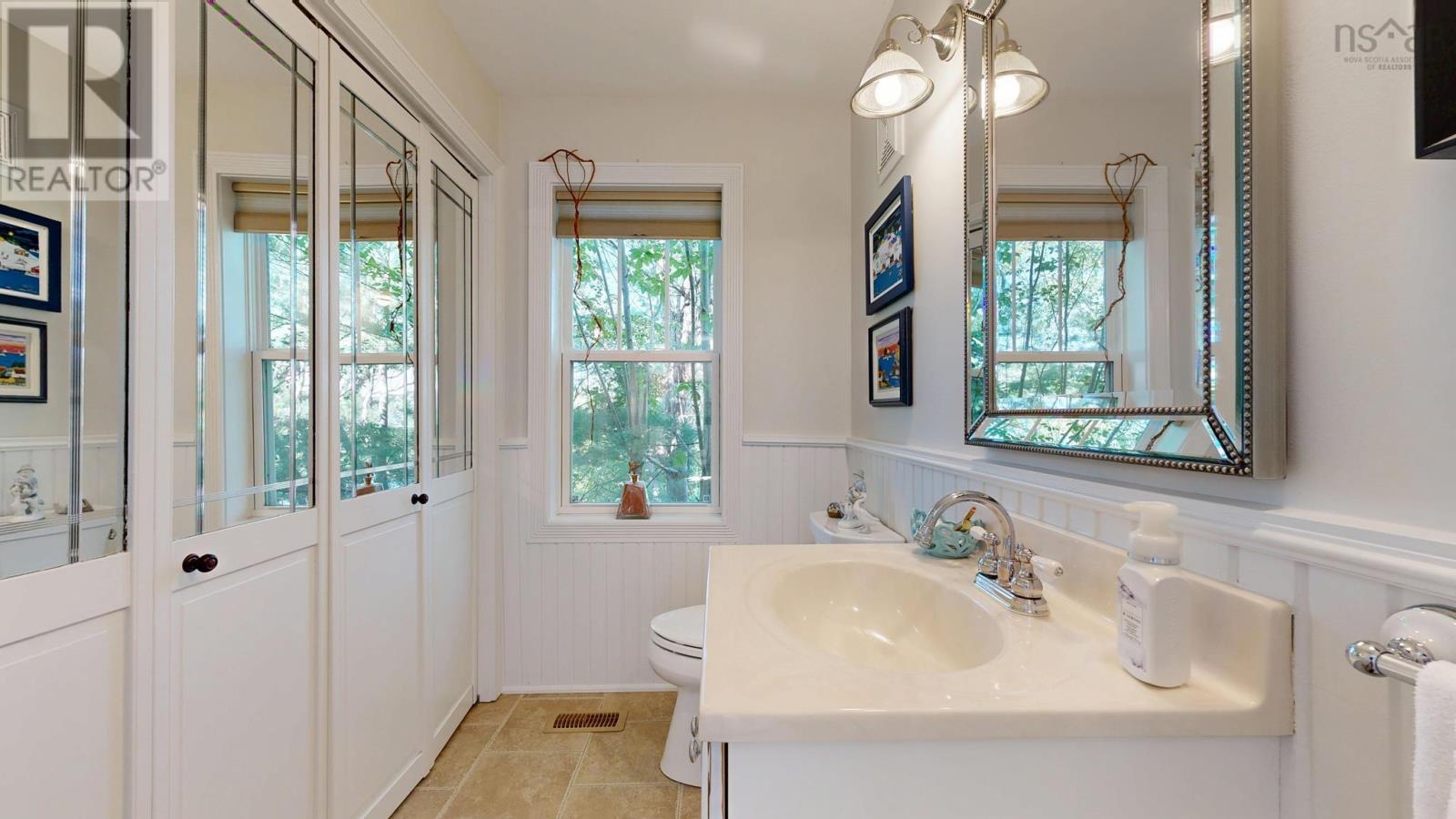 48 Pond Street Property Photo 17