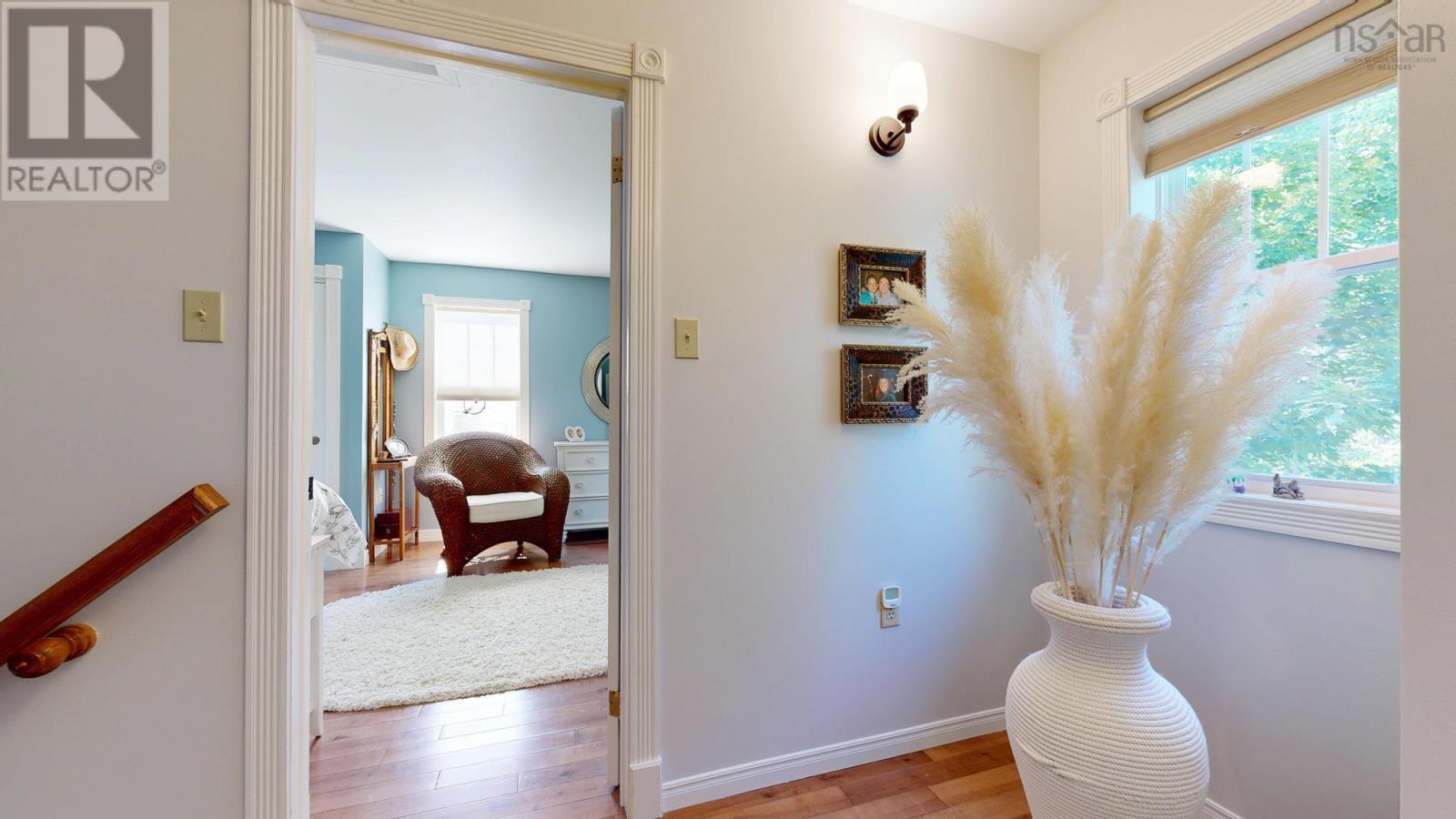 48 Pond Street Property Photo 18