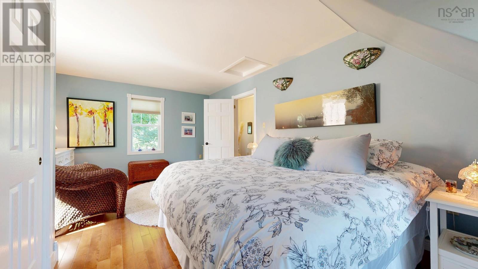 48 Pond Street Property Photo 19