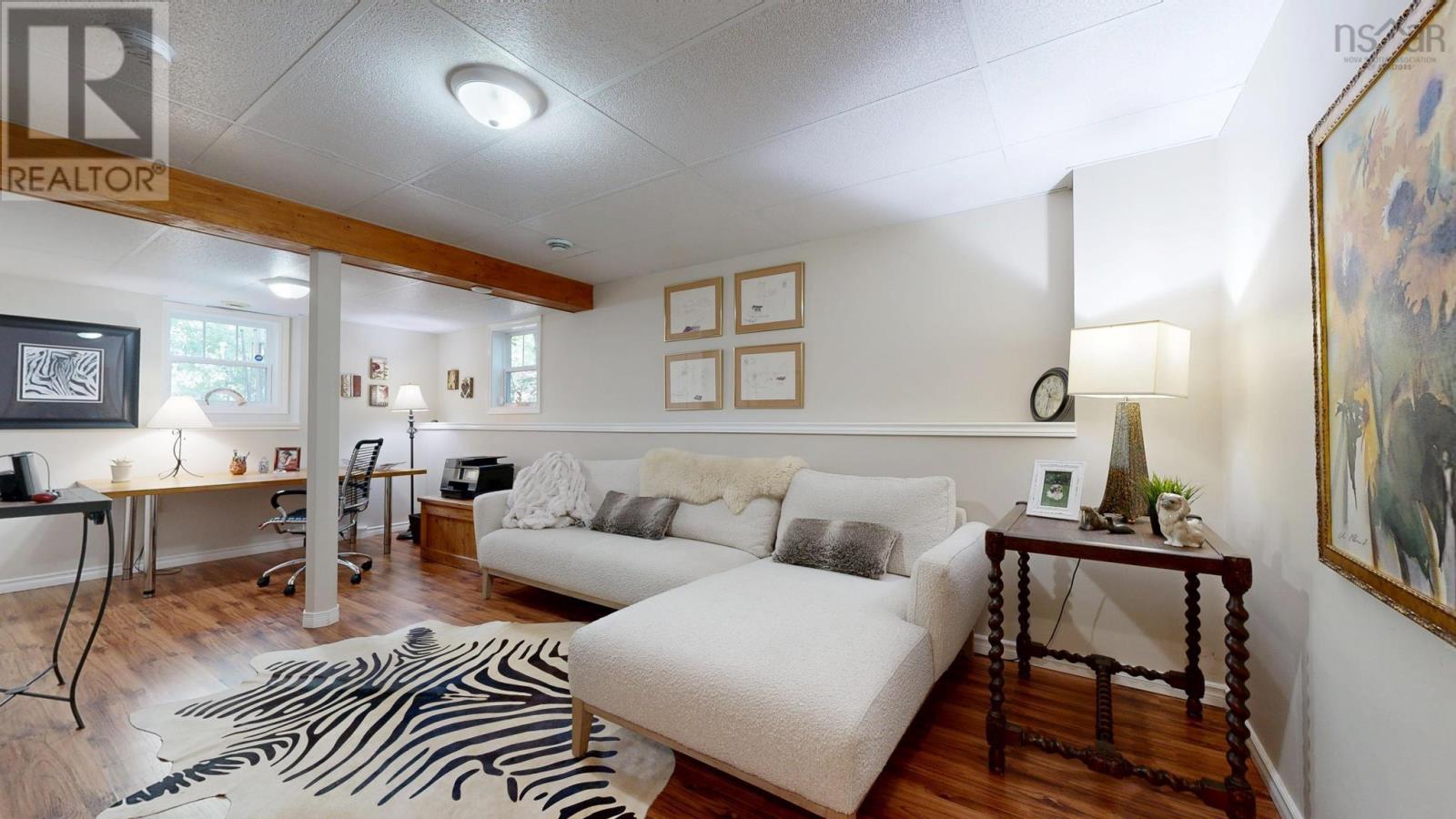 48 Pond Street Property Photo 27