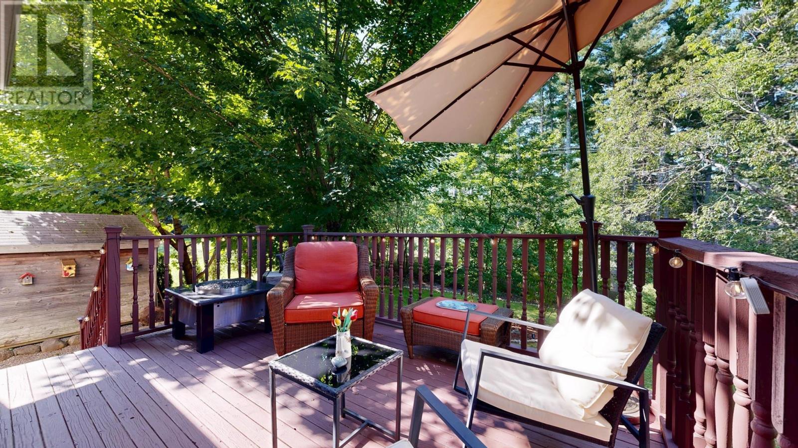 48 Pond Street Property Photo 29