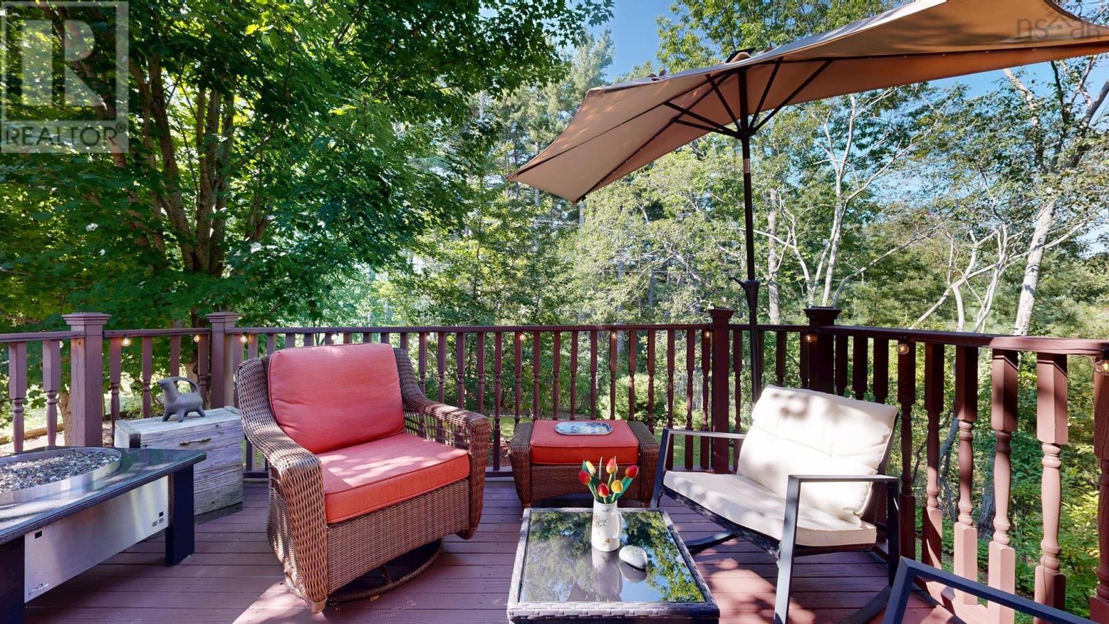 48 Pond Street Property Photo 30