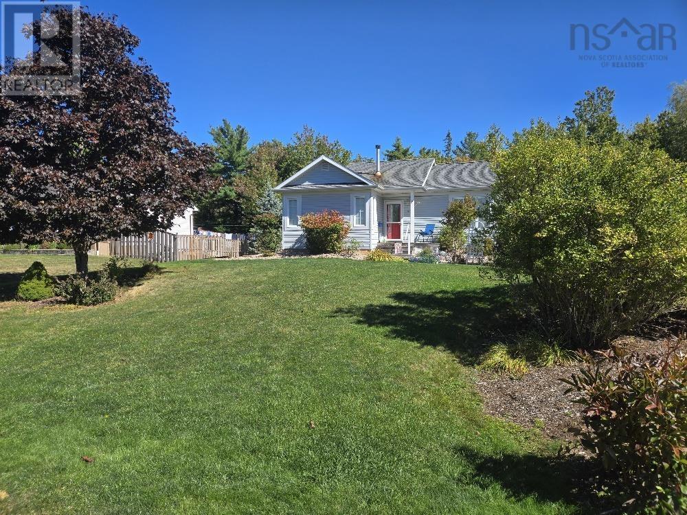 40 Silverwood Dr. Property Photo 1