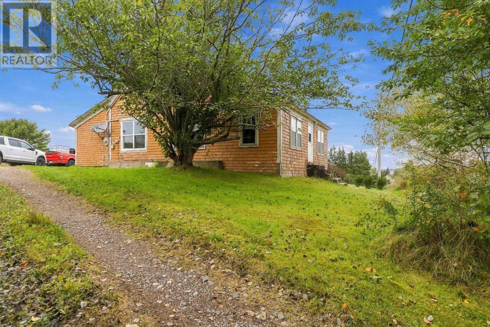 6351 Highway 101 Property Photo 4