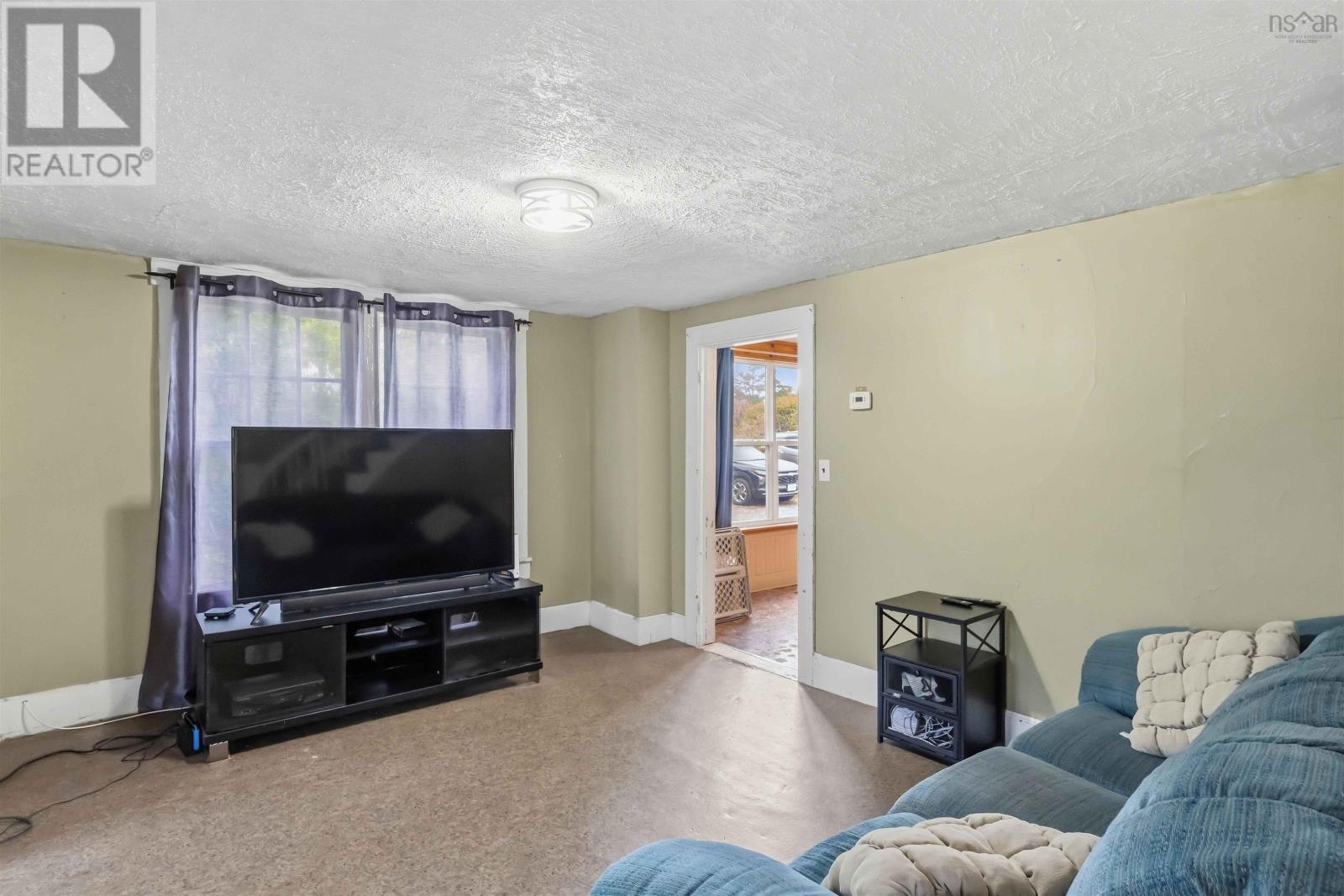 6351 Highway 101 Property Photo 14