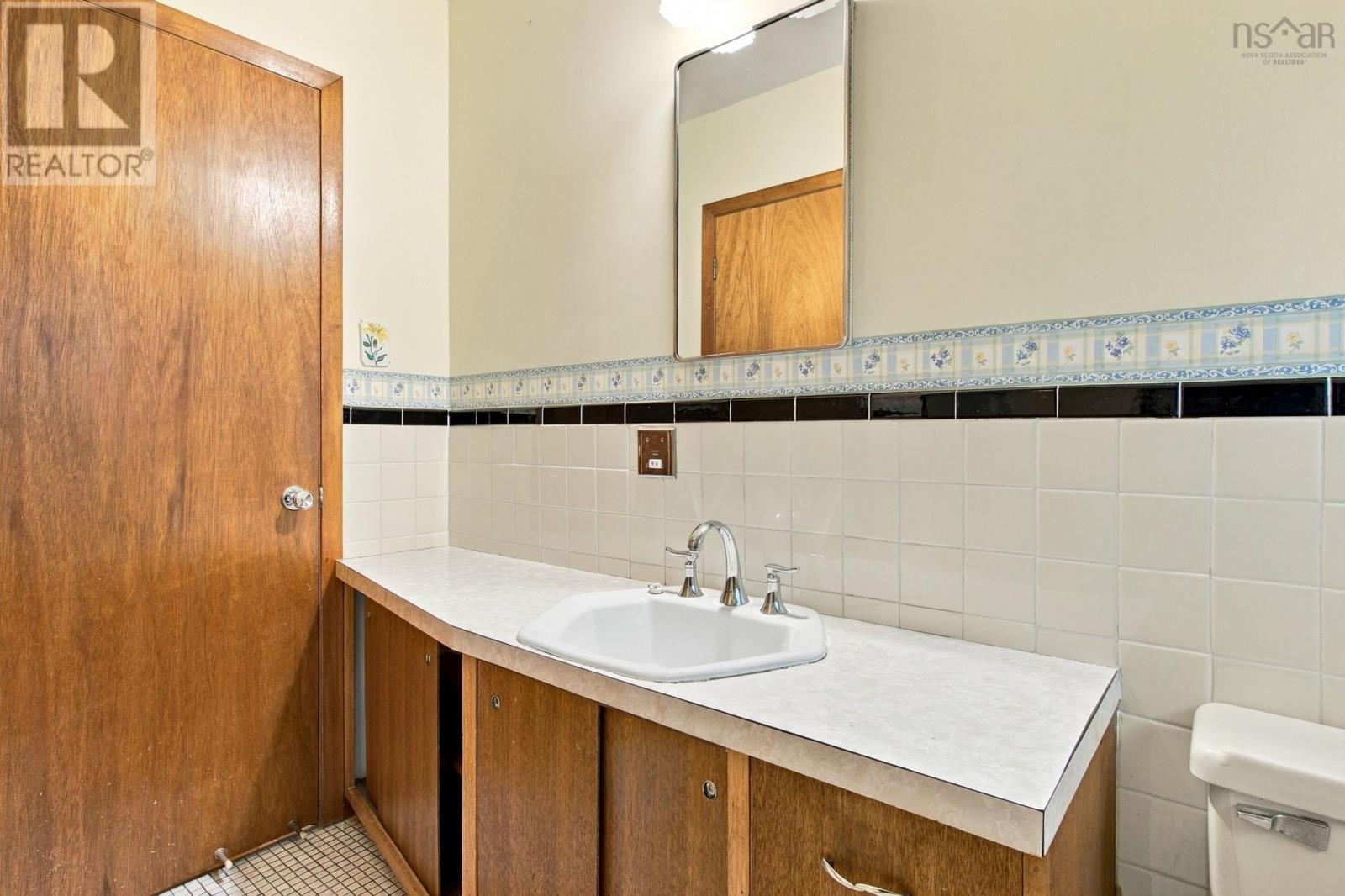 49 Tremont Drive Property Photo 21