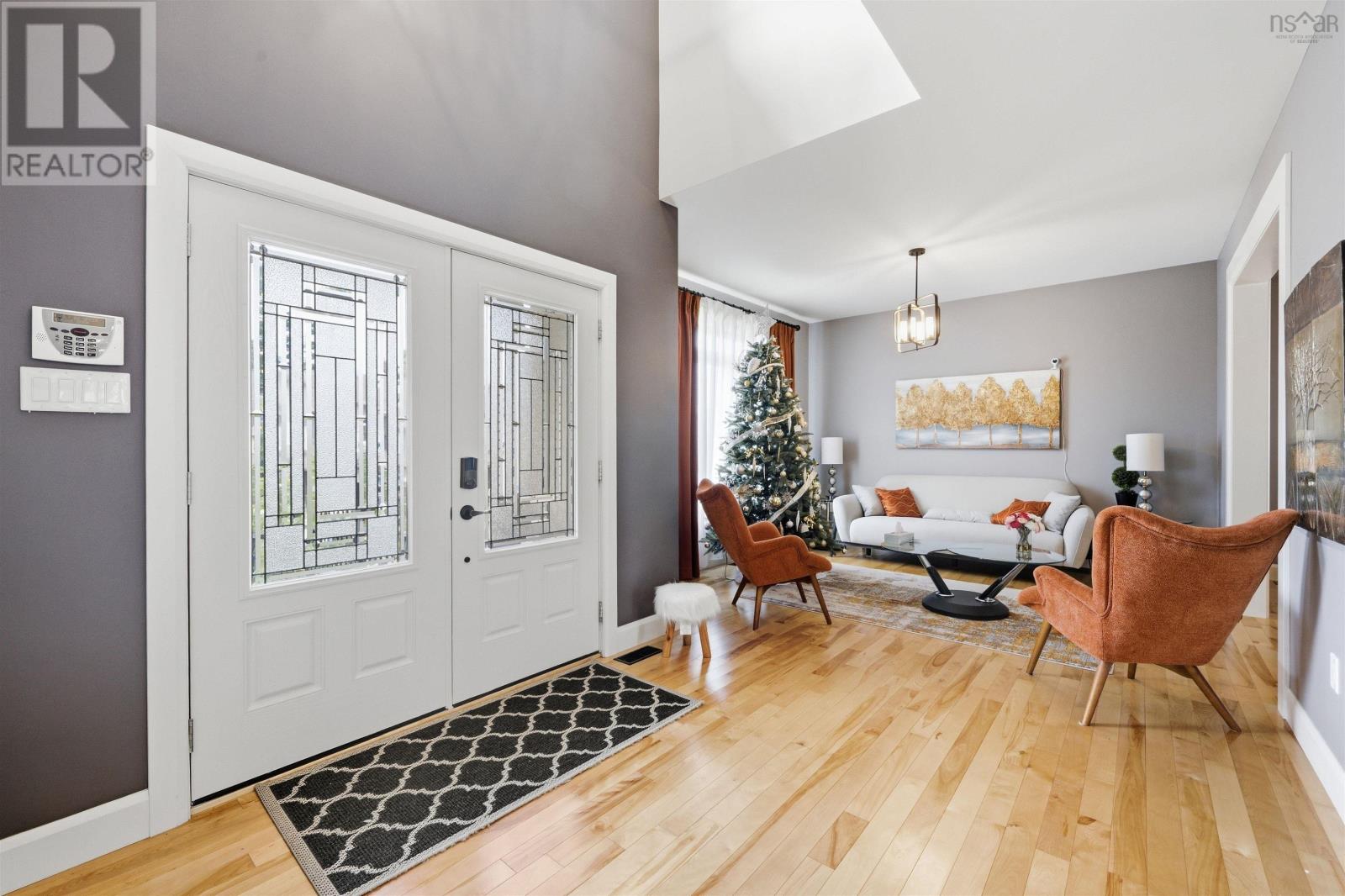19 Weybridge Lane Property Photo 2