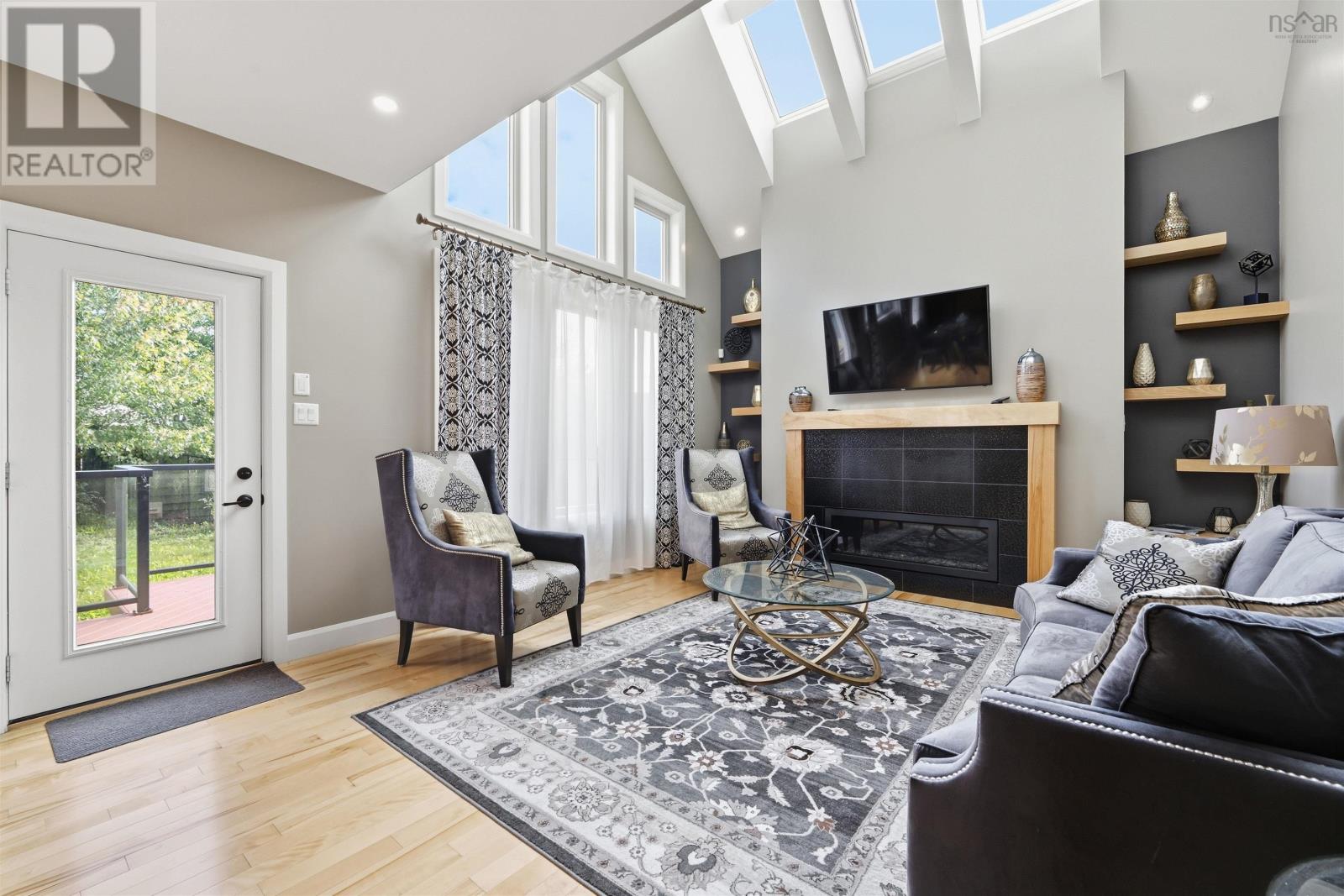 19 Weybridge Lane Property Photo 13