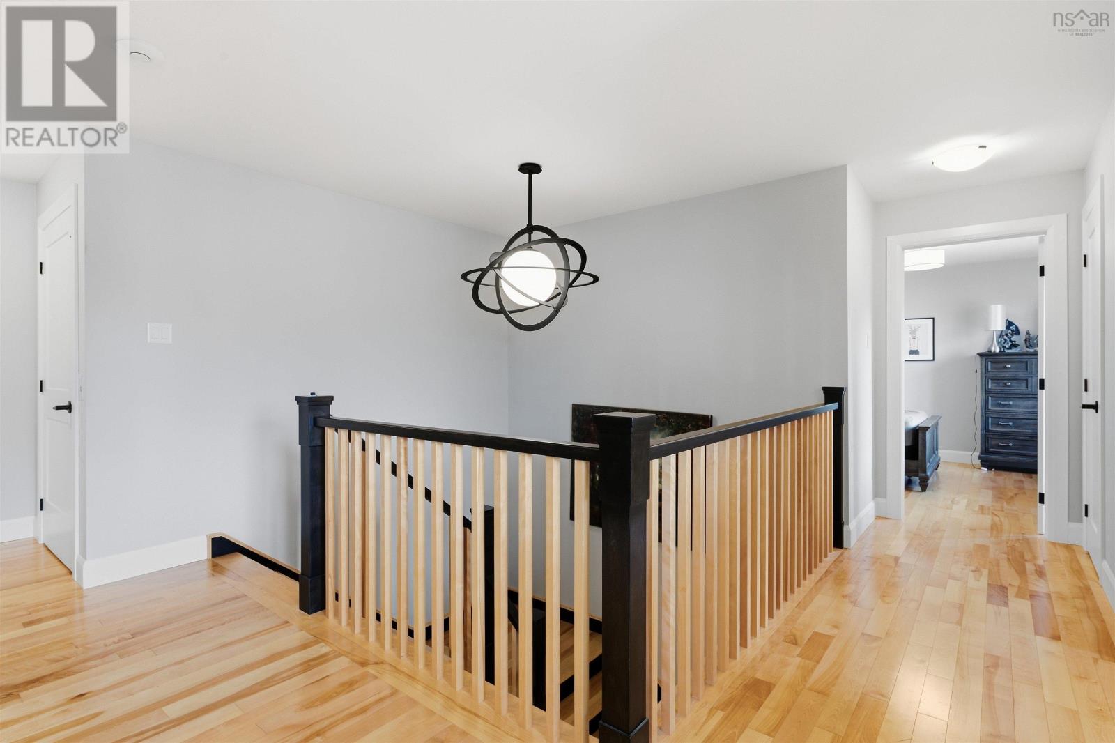 19 Weybridge Lane Property Photo 17