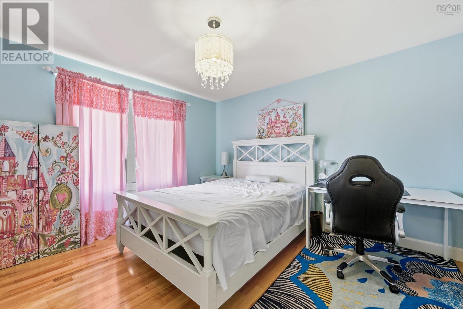 19 Weybridge Lane Property Photo 21
