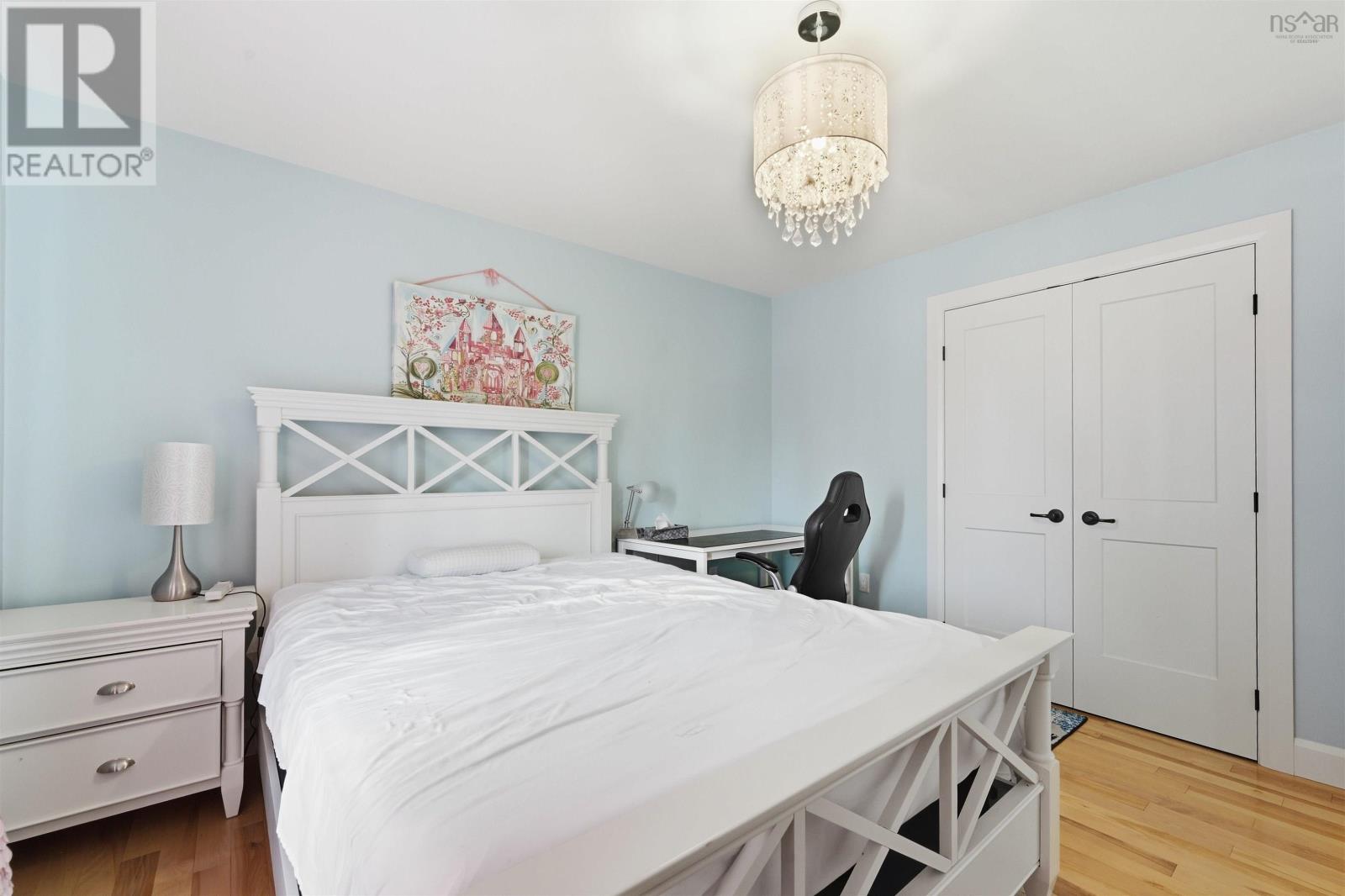 19 Weybridge Lane Property Photo 22