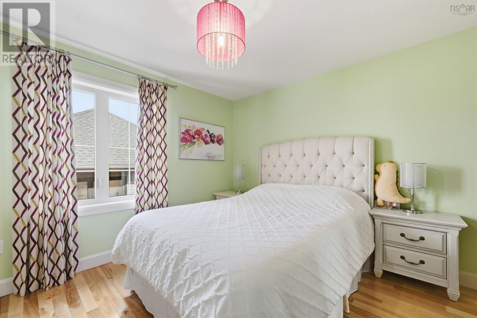 19 Weybridge Lane Property Photo 23