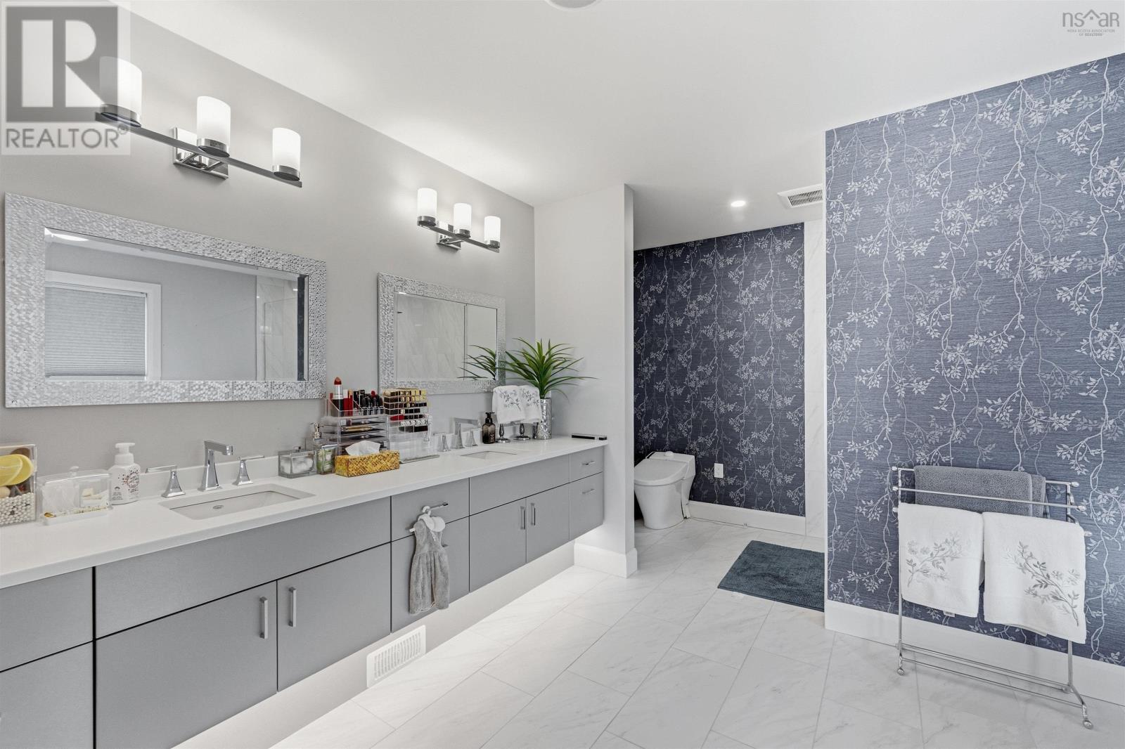 19 Weybridge Lane Property Photo 30