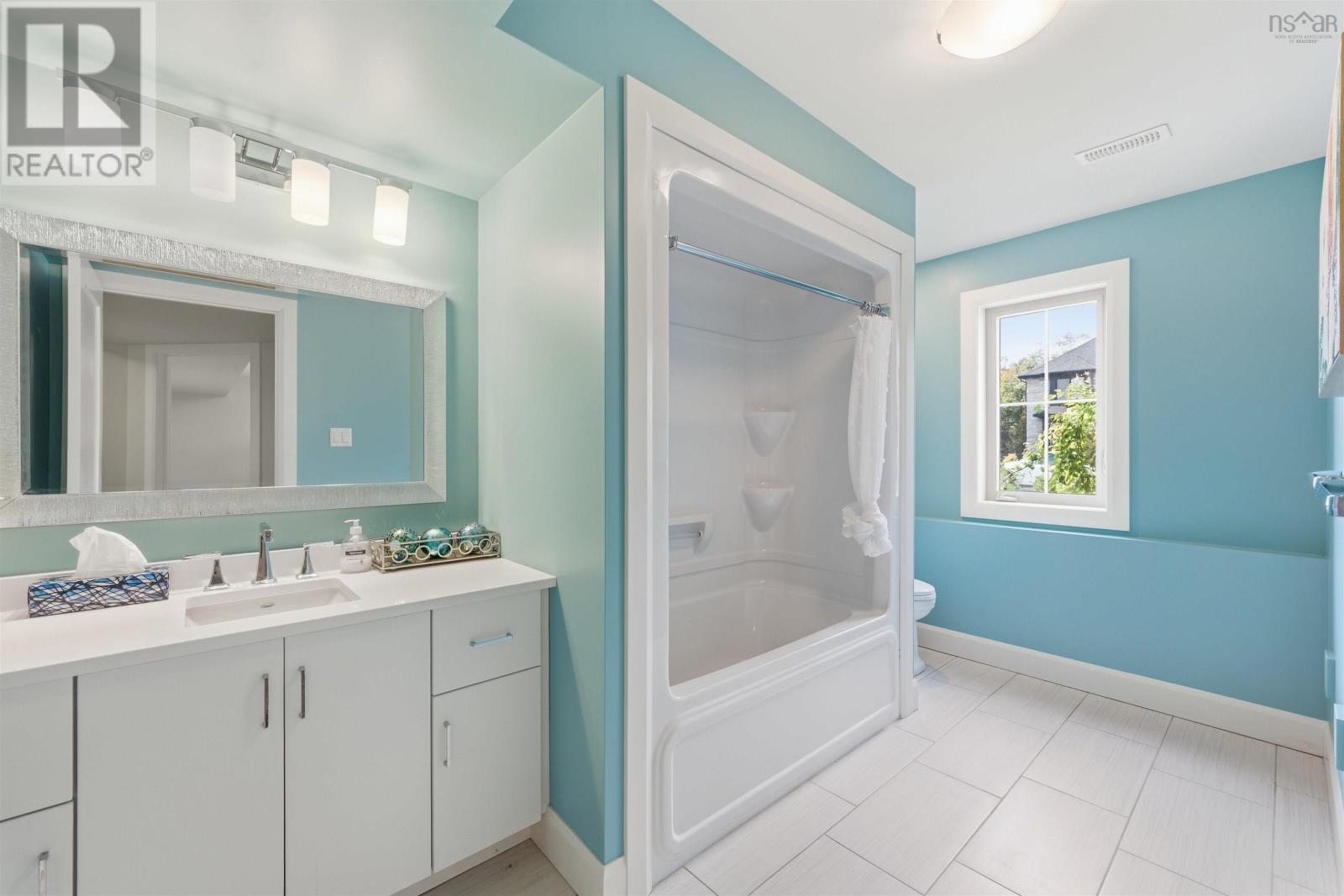 19 Weybridge Lane Property Photo 34